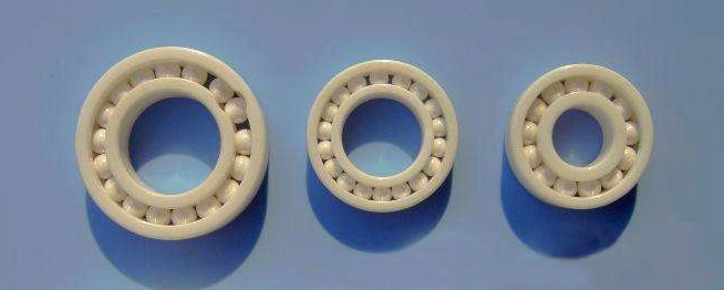 ISO 16949 500 ℃ ZrO2 1300 HRC Pełne ceramiczne łożyska kulkowe 0